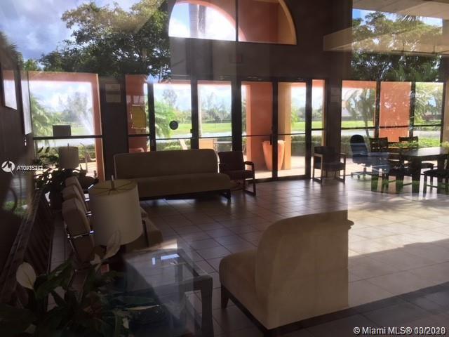 VILLAS AT LAKEVIEW CONDO - Residential Lease