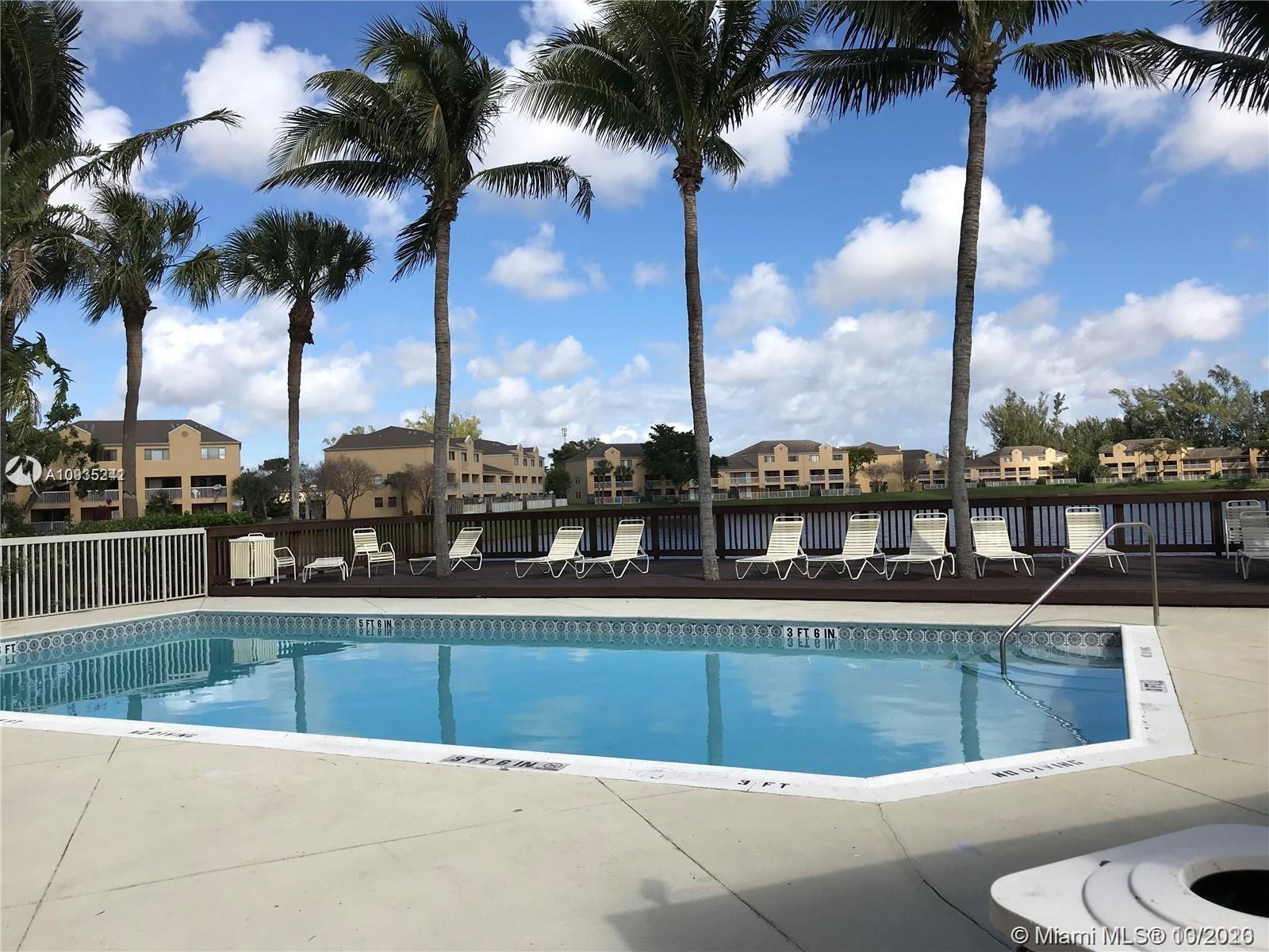 VILLAS AT LAKEVIEW CONDO - Residential Lease