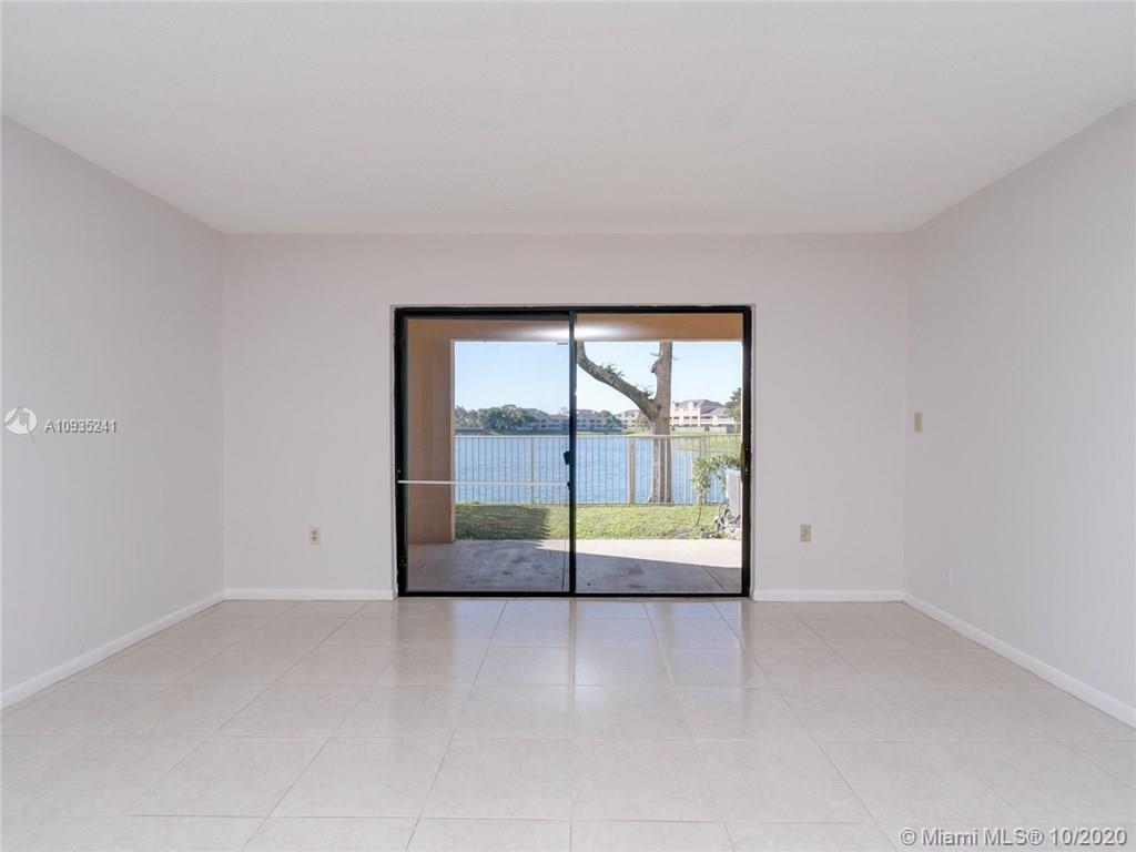 VILLAS AT LAKEVIEW CONDO - Residential Lease