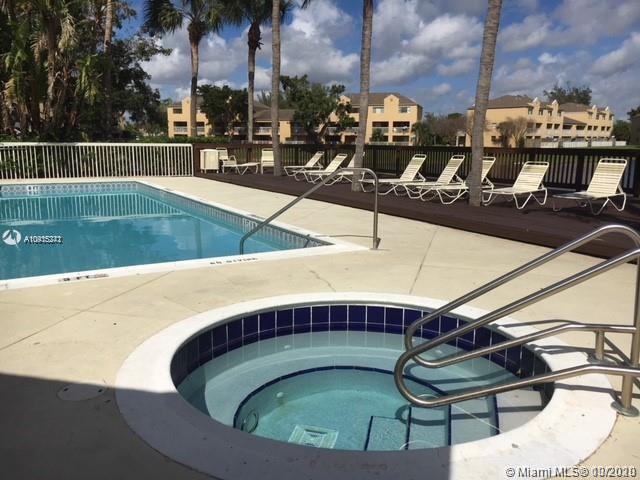 VILLAS AT LAKEVIEW CONDO - Residential Lease