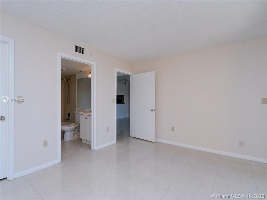 VILLAS AT LAKEVIEW CONDO - Residential Lease