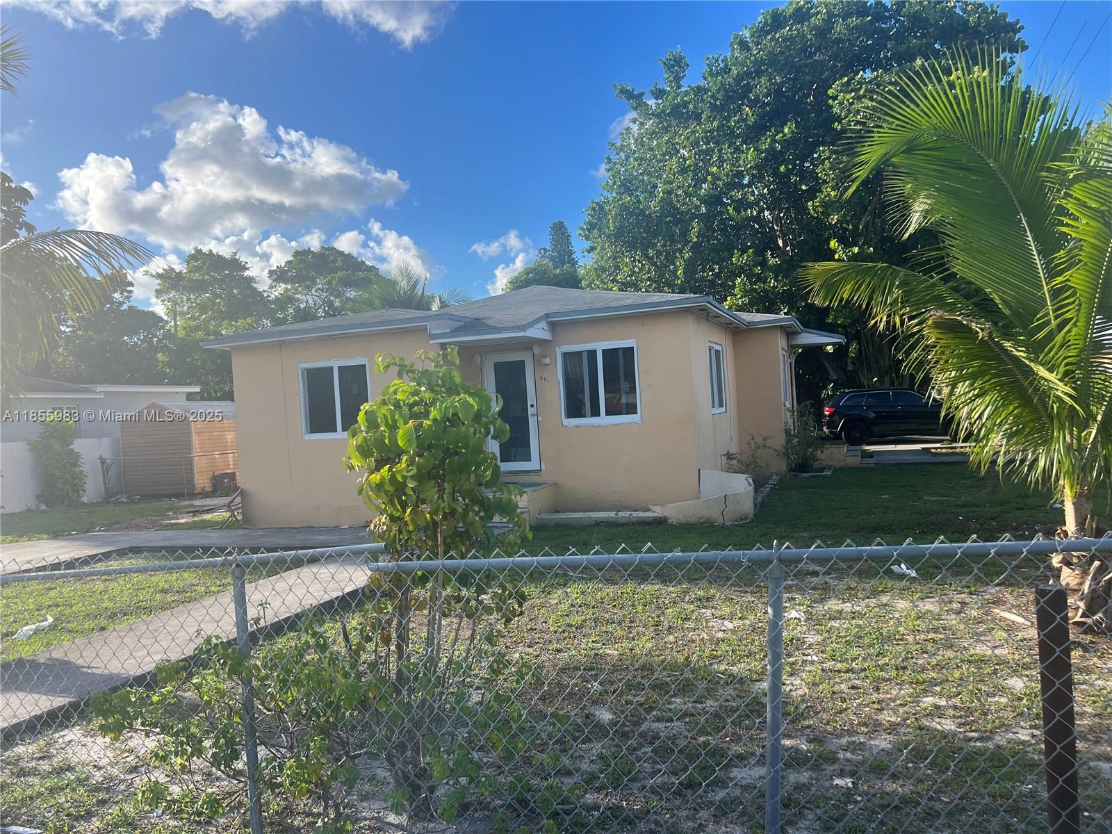 This charming duplex, located on a large corner lot in the Pinewood Park Ext 03 subdivision, boasts a generous 11,200 sq ft lot and a comfortable 1,454 sq ft of living space. It features two distinct 1 bed, 1 bath units, one of which is owner-occupied, while the other is currently leased on a month-to-month basis for $1750 per month.
Please call the listing agent for showing instructions.
