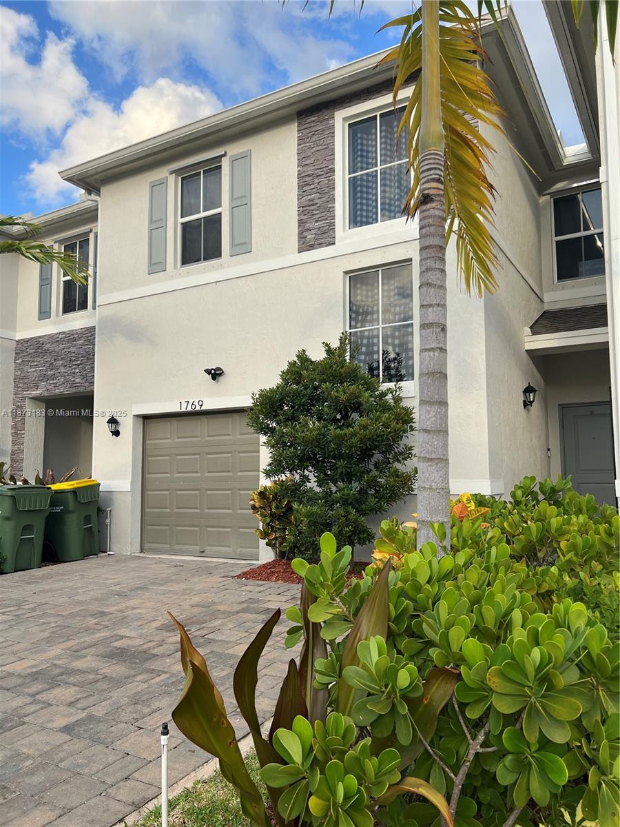 CEDAR AT KEYS GATE - Residential