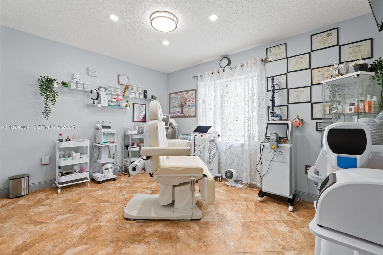 LAGO MAR SOUTH 1ST ADDN - Residential