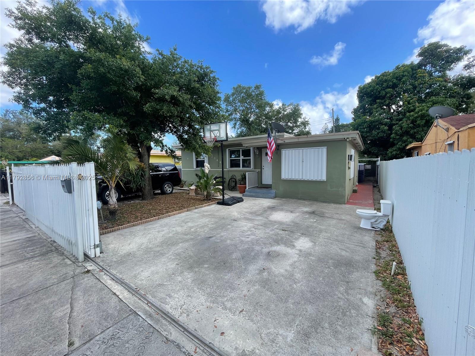 2144 NW 85th St