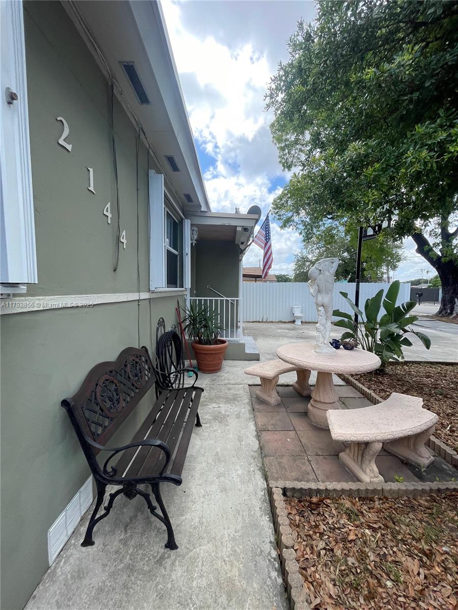 EVERGLADES AVE HTS ADDN - Residential