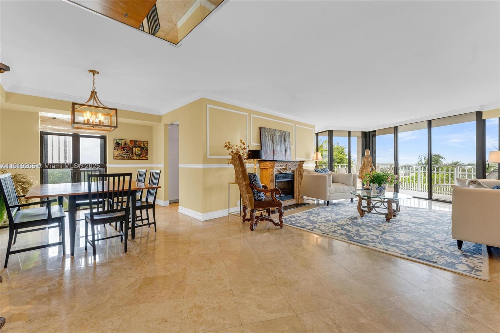 2000 Towerside Ter 702