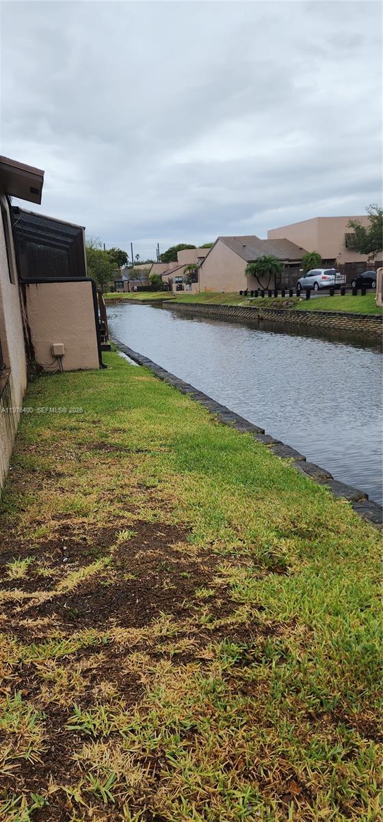 PEMBROKE LAKES SECTION SE - Residential