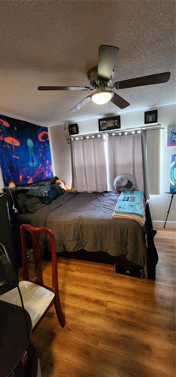 PEMBROKE LAKES SECTION SE - Residential