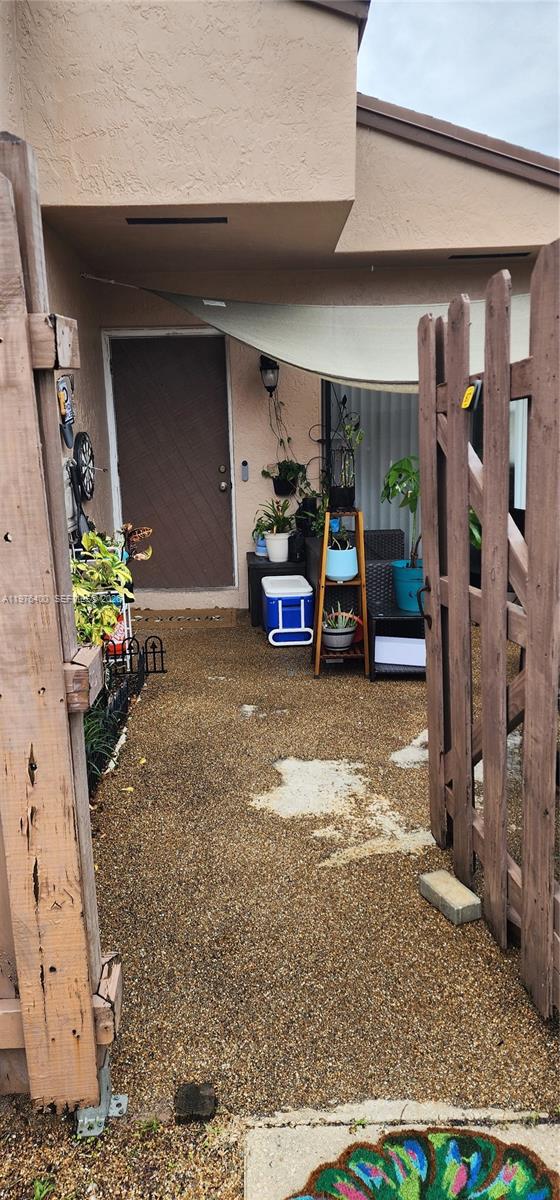 PEMBROKE LAKES SECTION SE - Residential