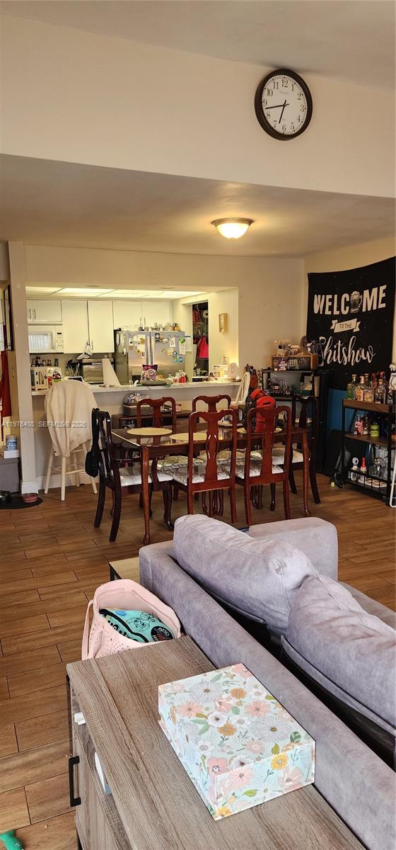 PEMBROKE LAKES SECTION SE - Residential