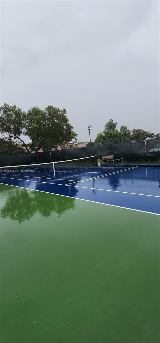 PEMBROKE LAKES SECTION SE - Residential