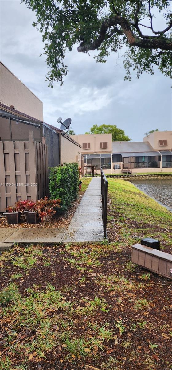 PEMBROKE LAKES SECTION SE - Residential