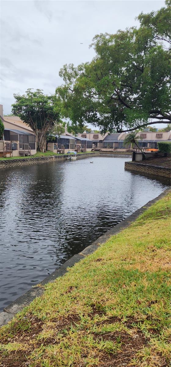 PEMBROKE LAKES SECTION SE - Residential