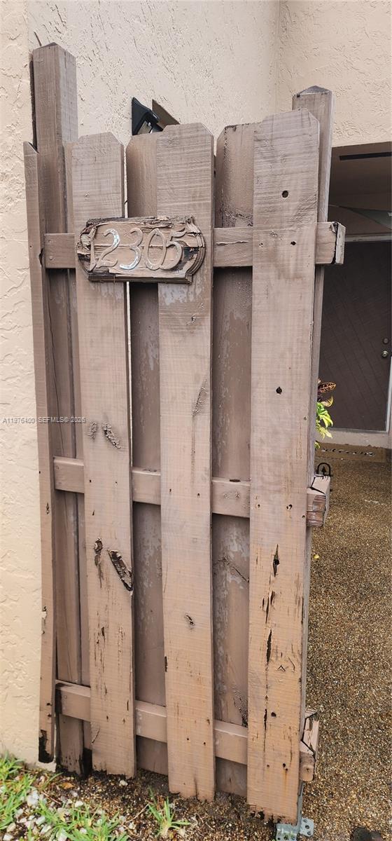 PEMBROKE LAKES SECTION SE - Residential