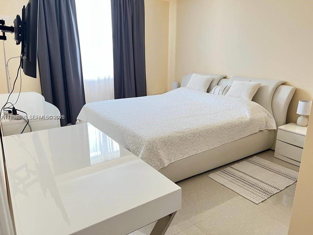 PORTO BELLAGIO CONDO - Residential Lease