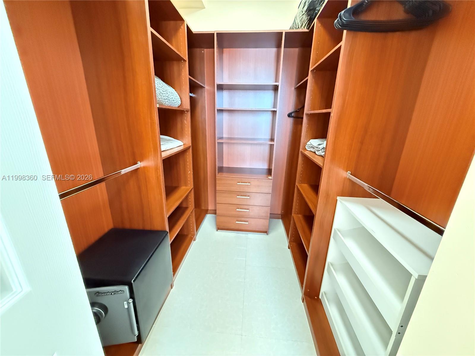 PORTO BELLAGIO CONDO - Residential Lease