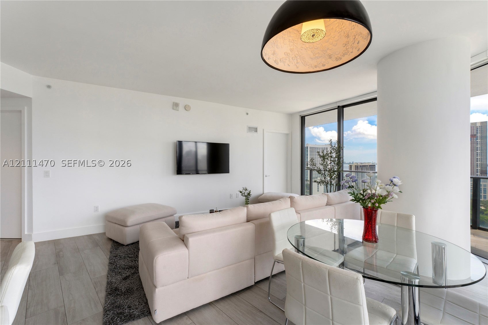 121 NE 34th St 2204