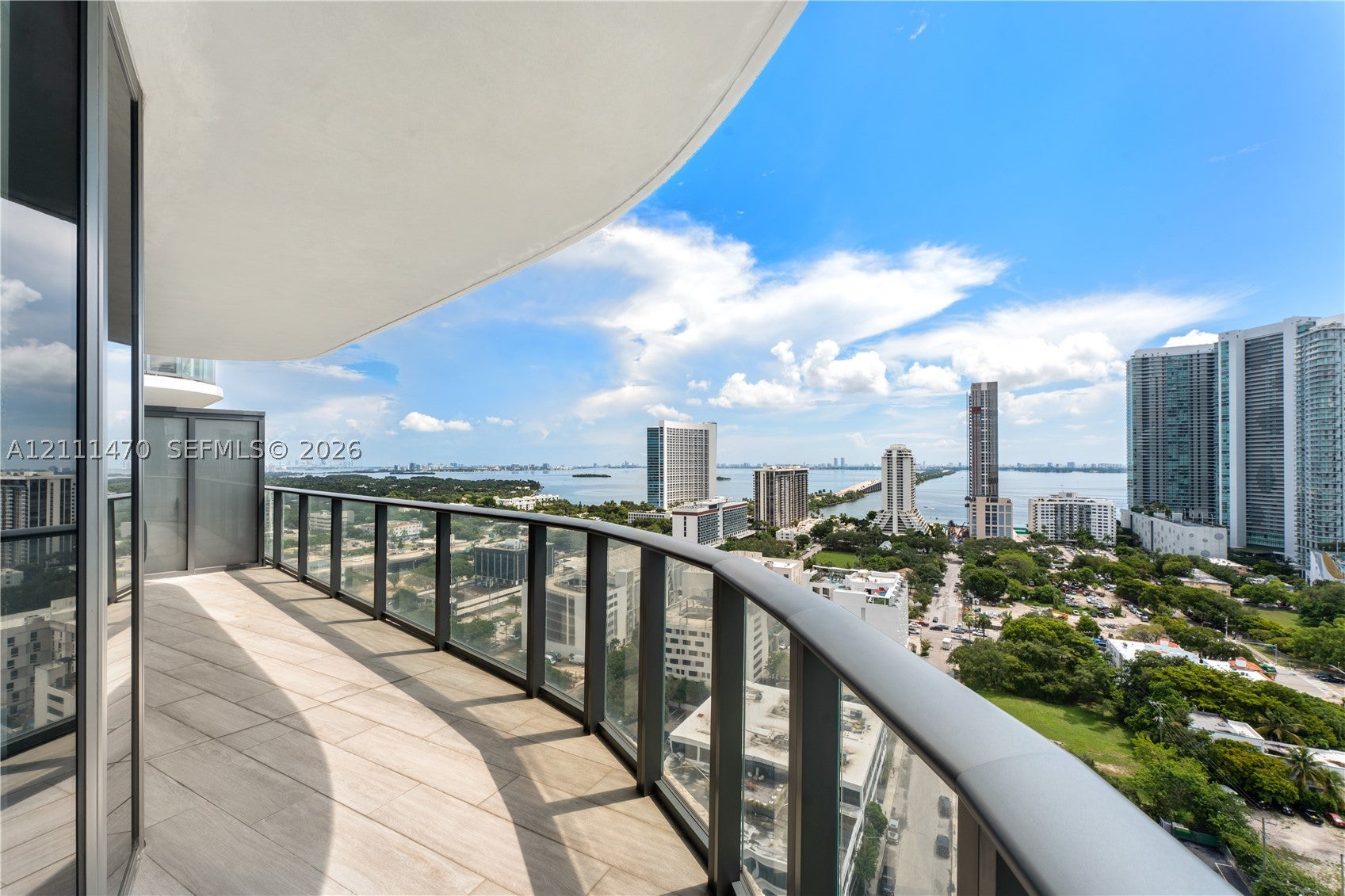 121 NE 34th St 2204