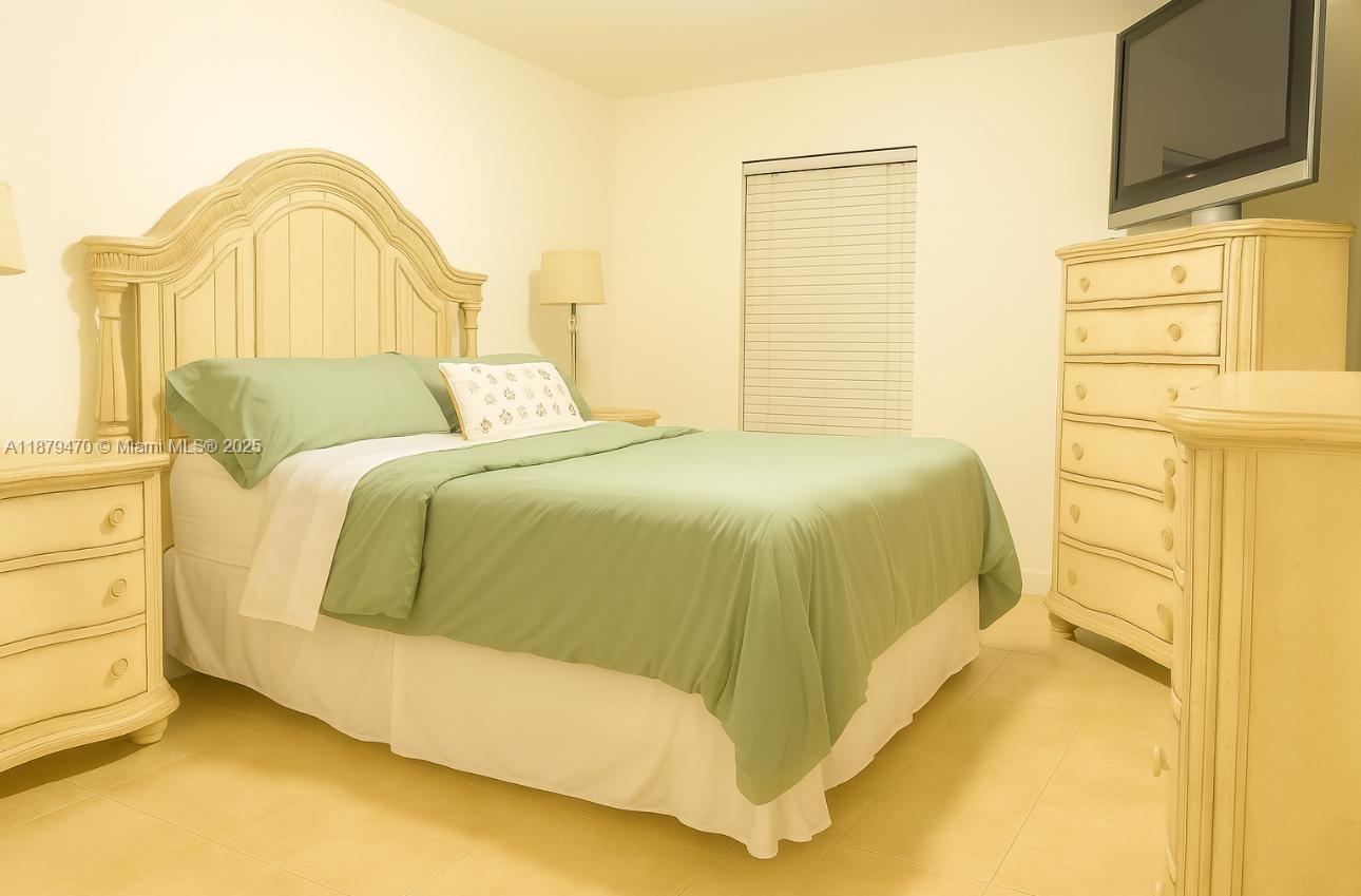 SAVANNAH AT RIVERSIDE CON - Residential