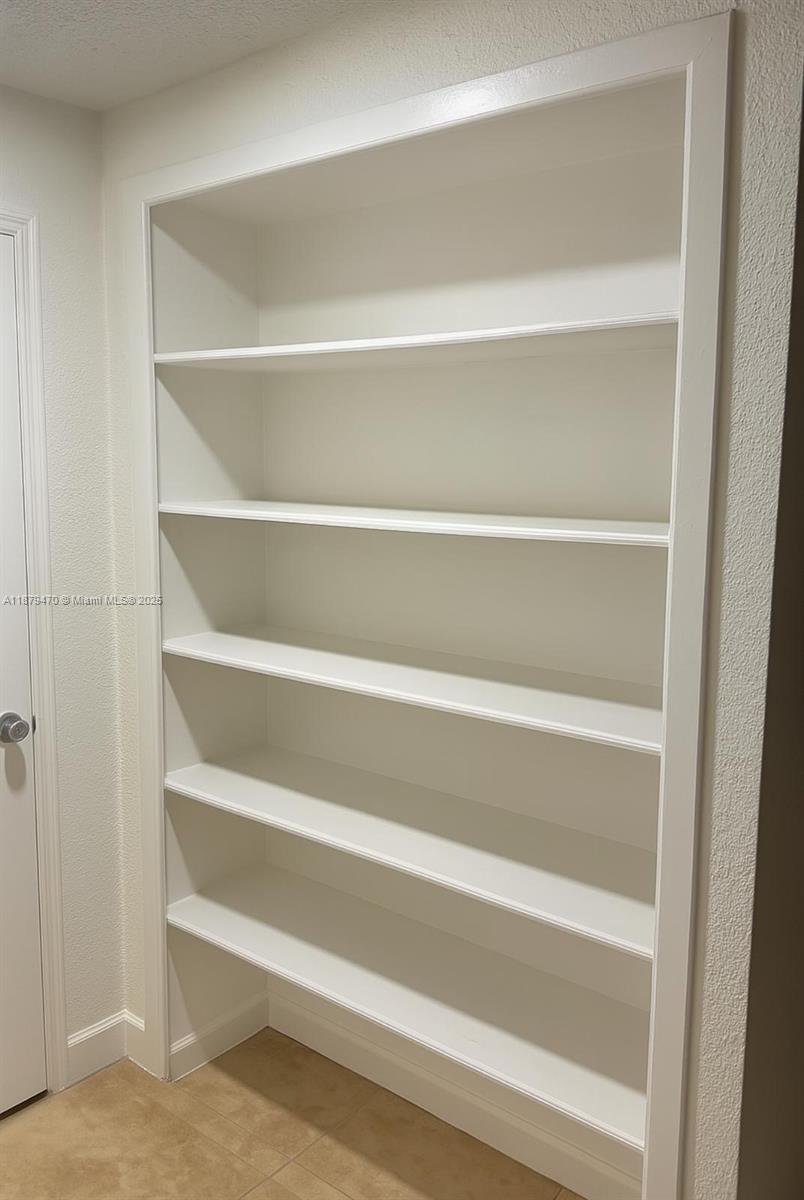 SAVANNAH AT RIVERSIDE CON - Residential