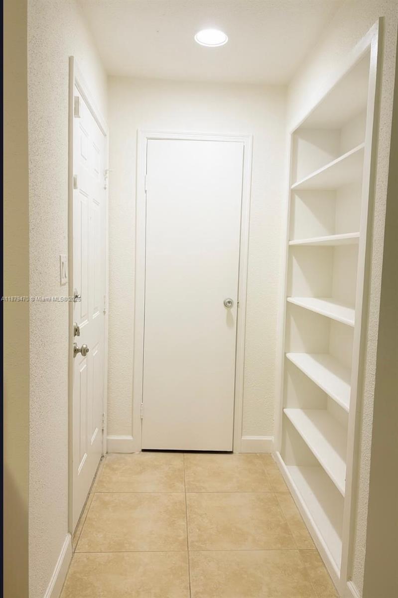 SAVANNAH AT RIVERSIDE CON - Residential