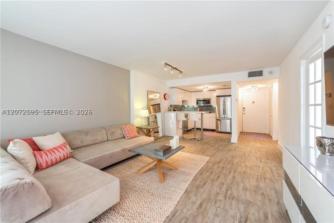 345 Ocean Dr 408