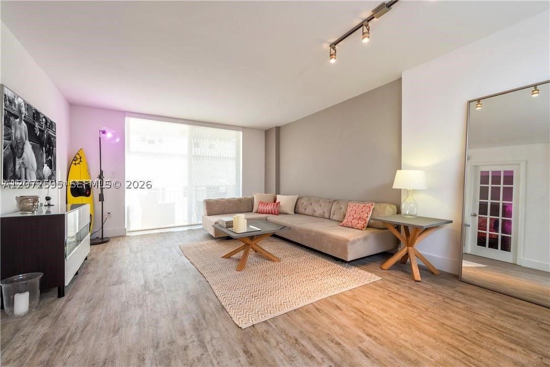 345 Ocean Dr 408