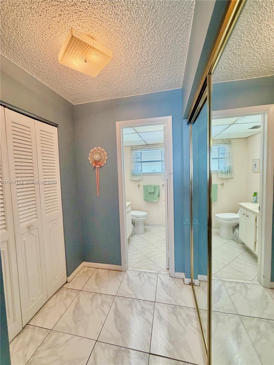 LAUDERDALE OAKS CONDO XV - Residential