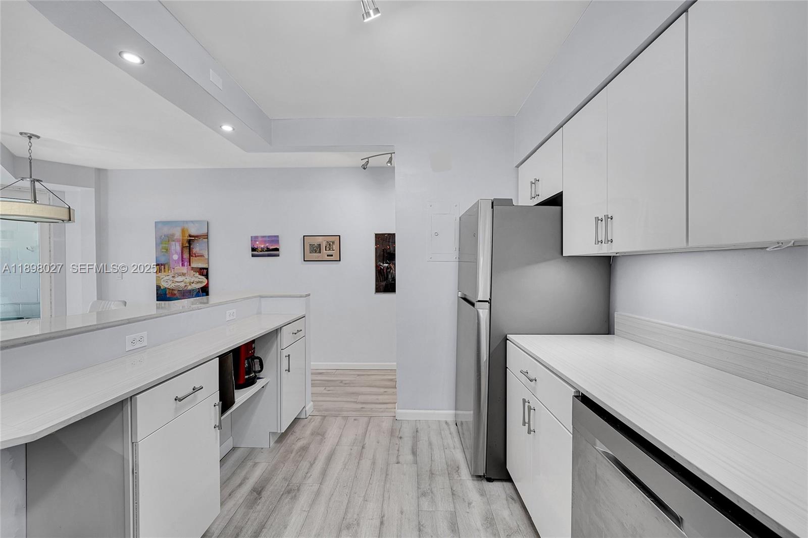 BREAKWATER TOWERS CO-OP - Residential