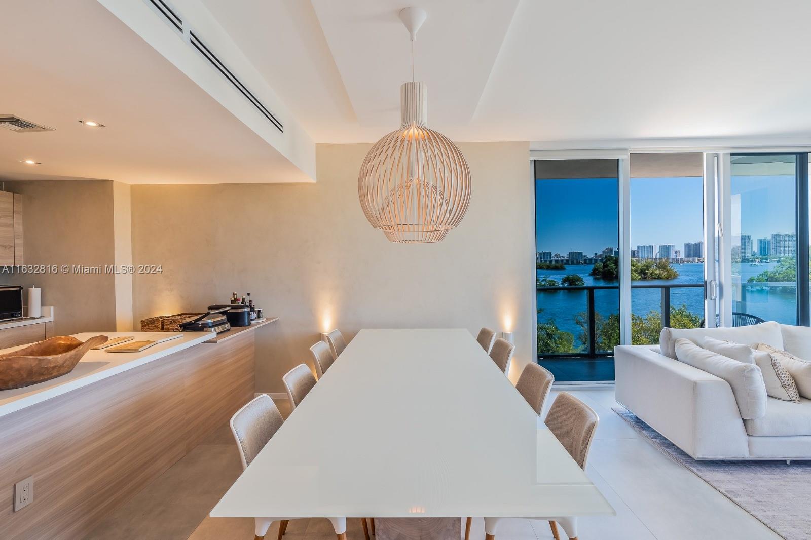 16385 Biscayne Blvd 315