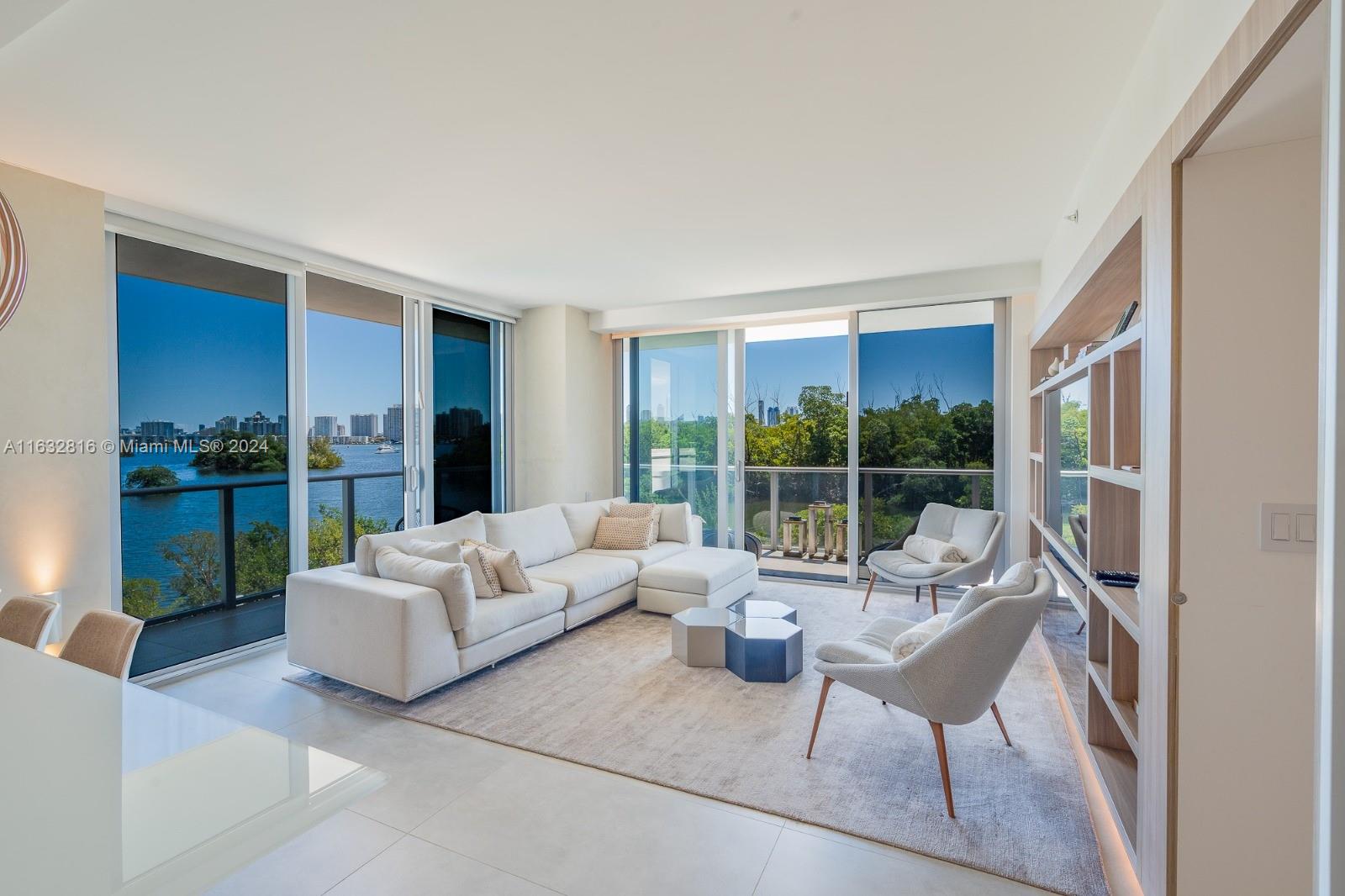 16385 Biscayne Blvd 315