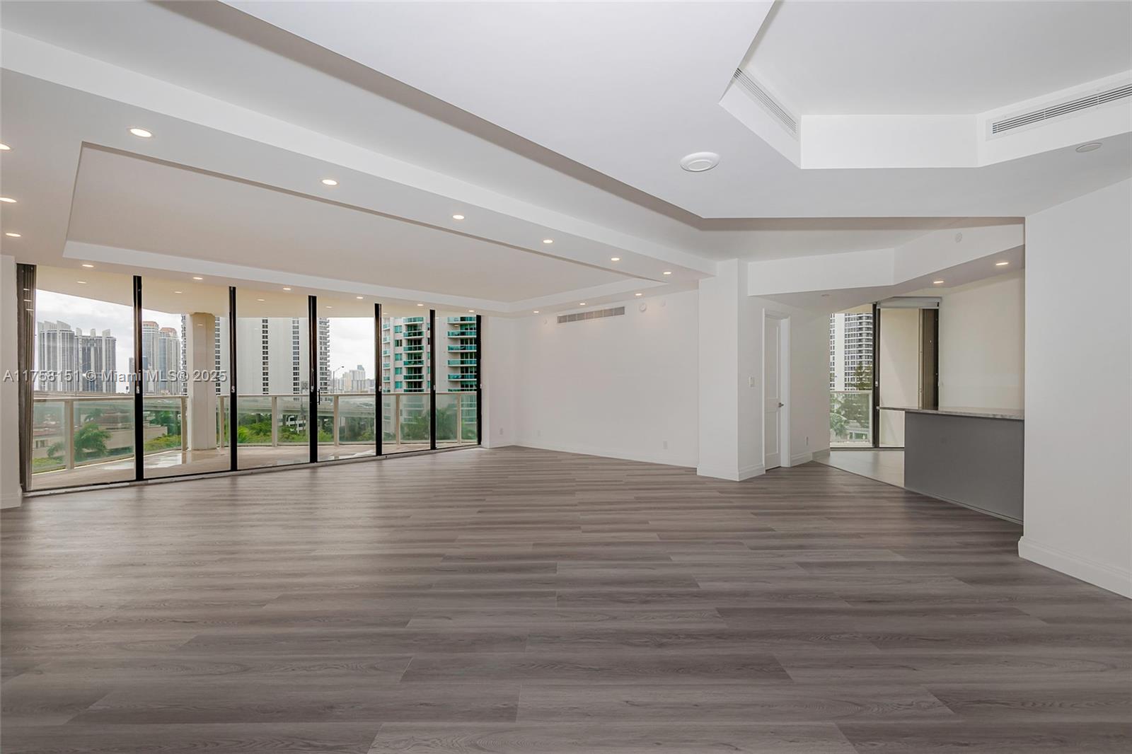 19500 Turnberry Way 6E, Aventura, Miami-Dade County, Florida - 3 Bedrooms  
3 Bathrooms - 