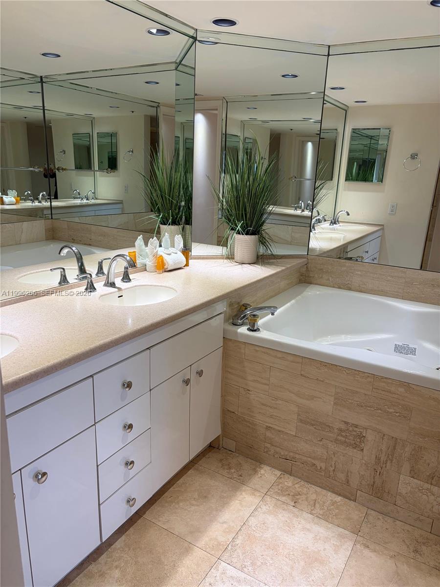 VENETIA CONDO - Residential Lease