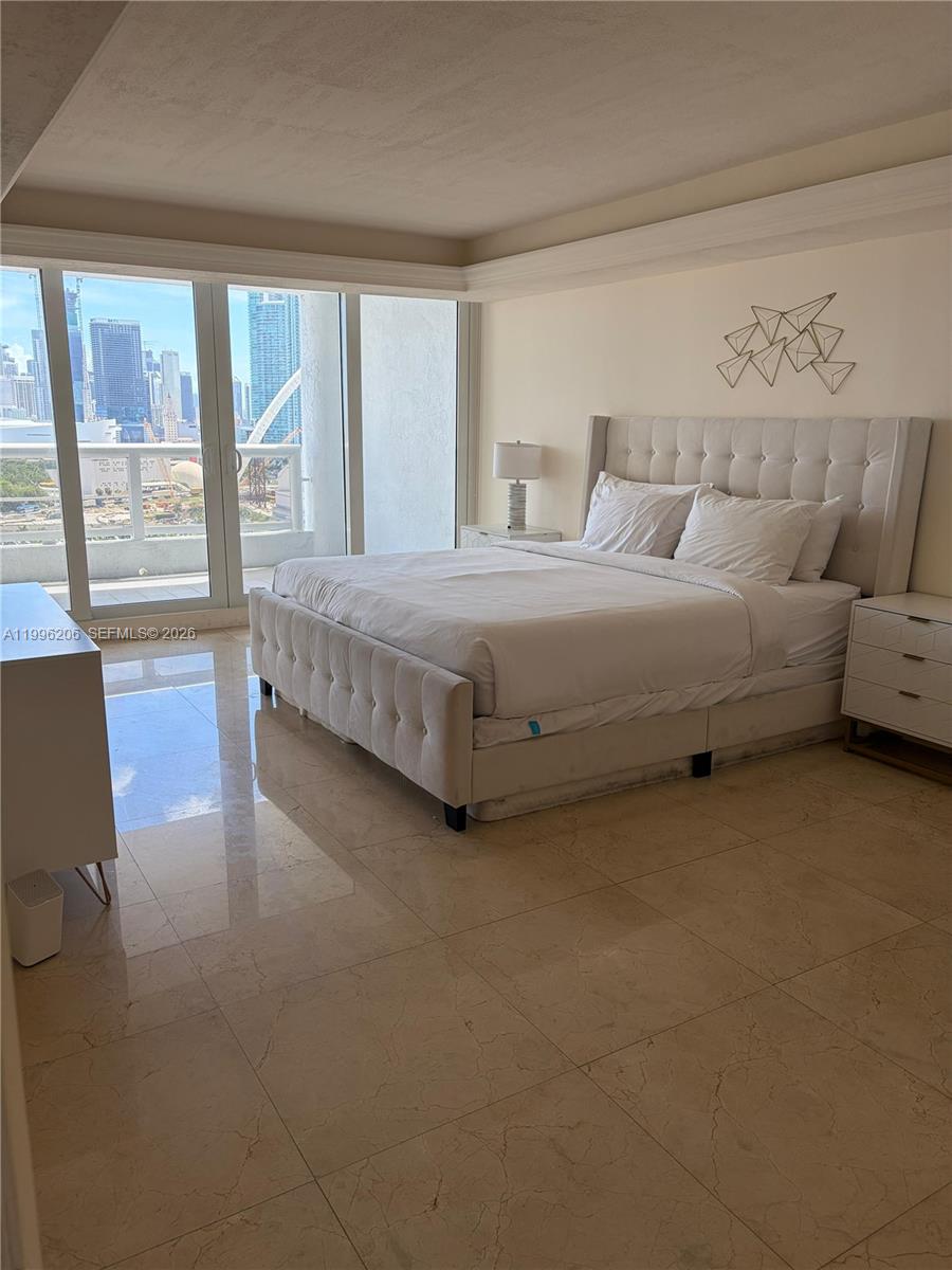 VENETIA CONDO - Residential Lease