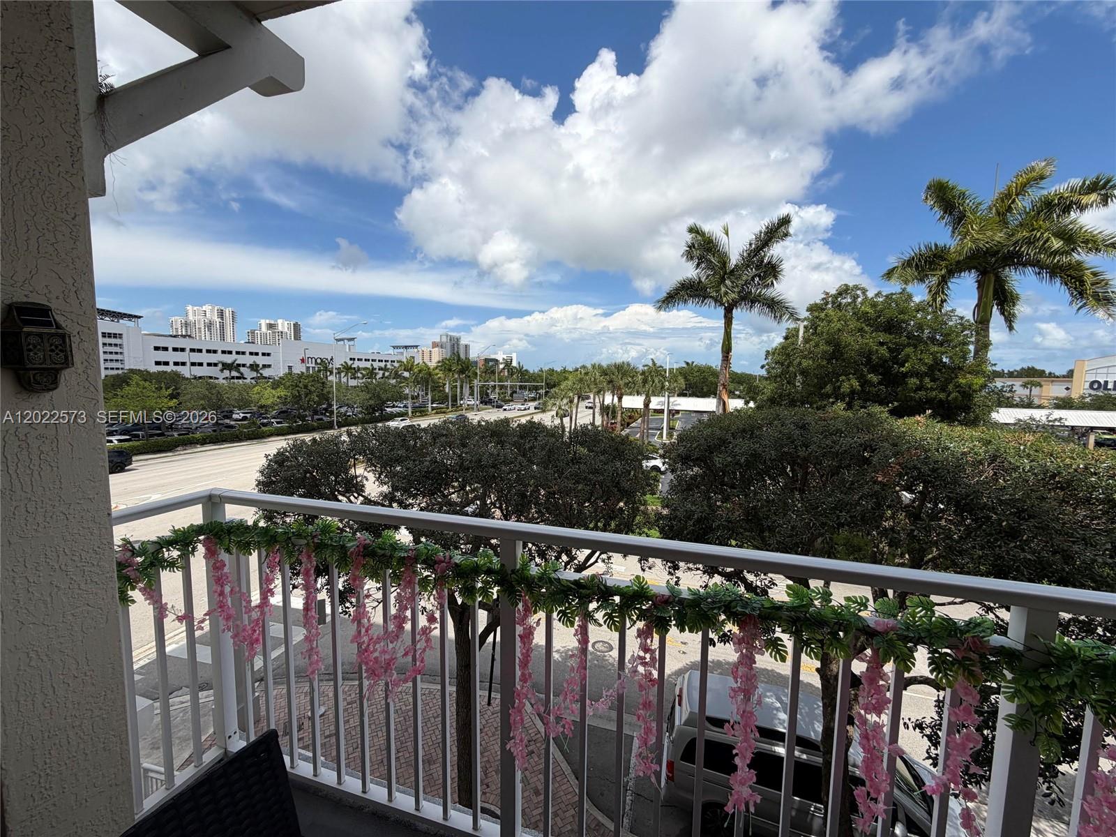 DOWNTOWN DADELAND CONDO N - Residential