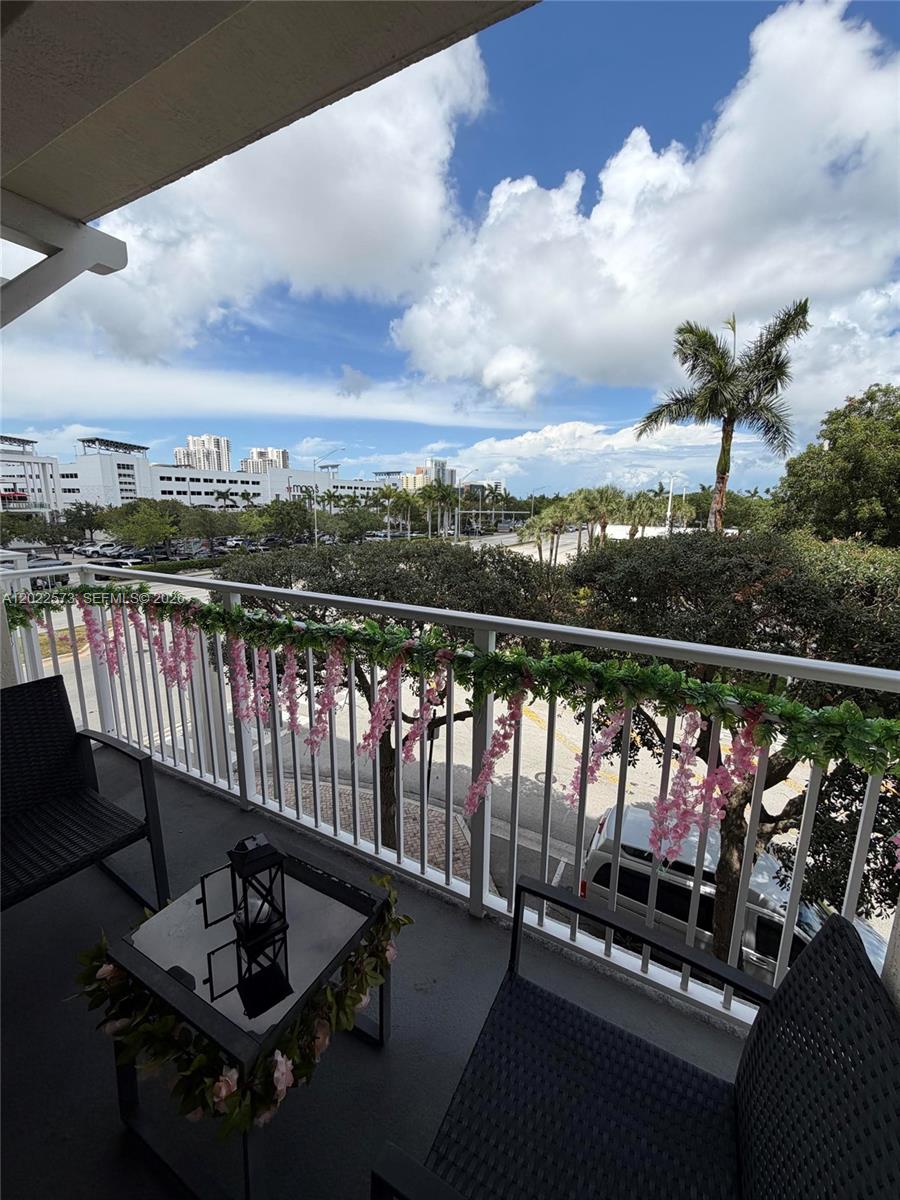 DOWNTOWN DADELAND CONDO N - Residential
