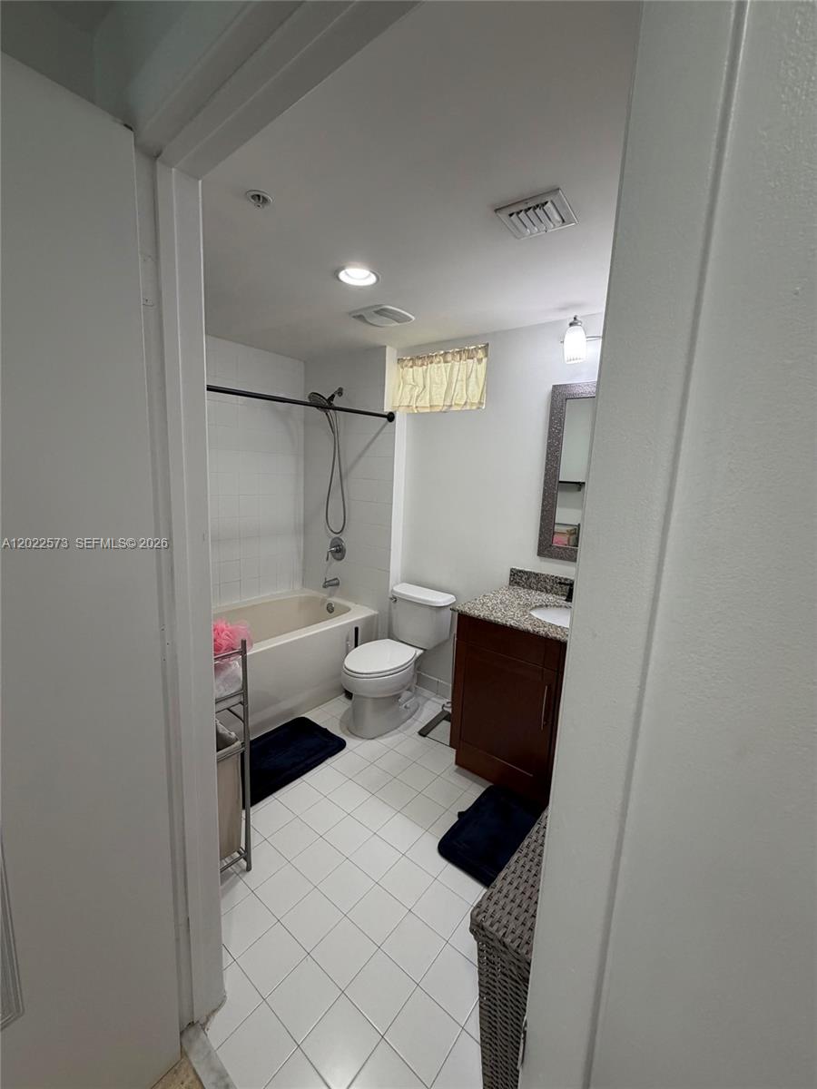 DOWNTOWN DADELAND CONDO N - Residential