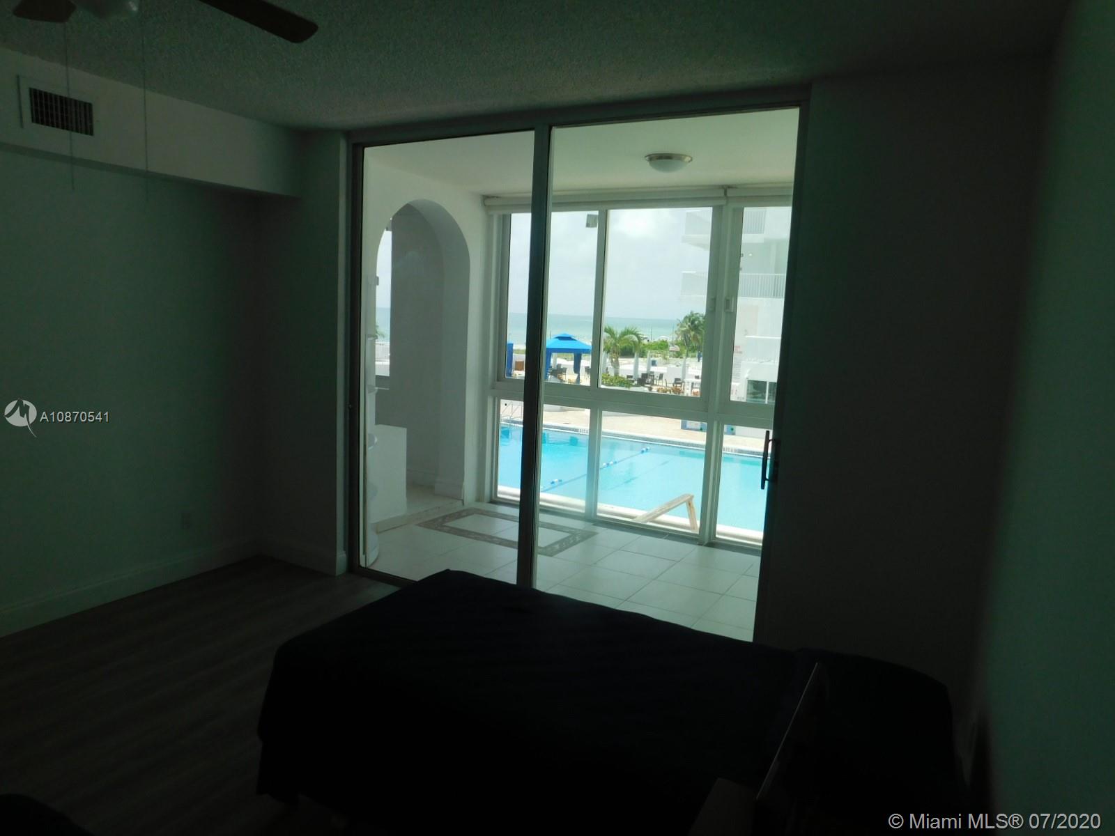 THE CARRIAGE HOUSE CONDO - Residential