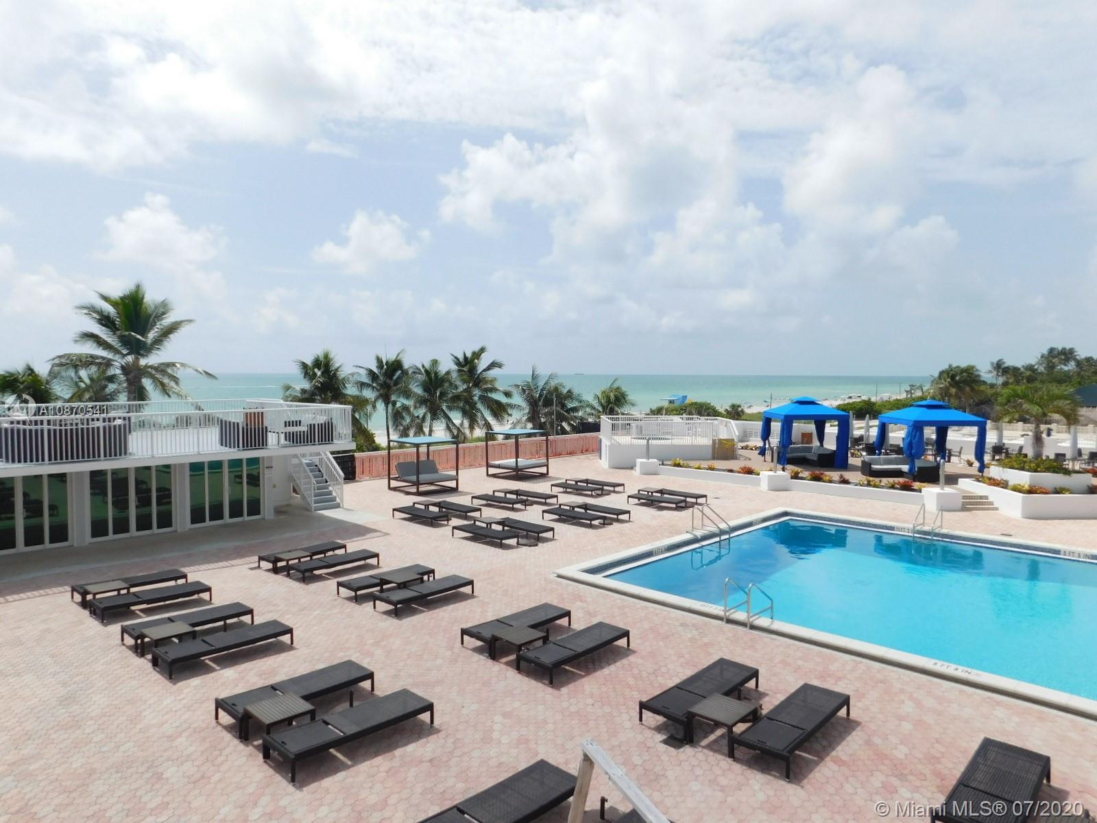 THE CARRIAGE HOUSE CONDO - Residential