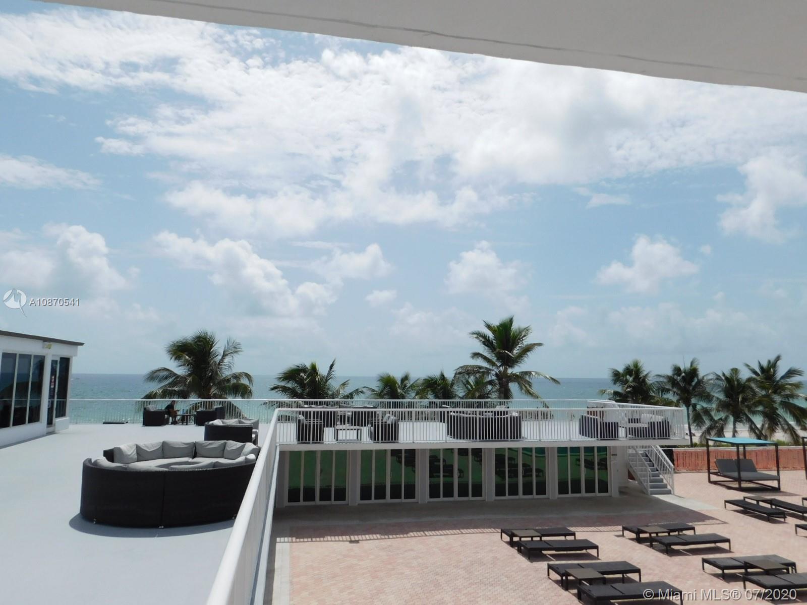 THE CARRIAGE HOUSE CONDO - Residential