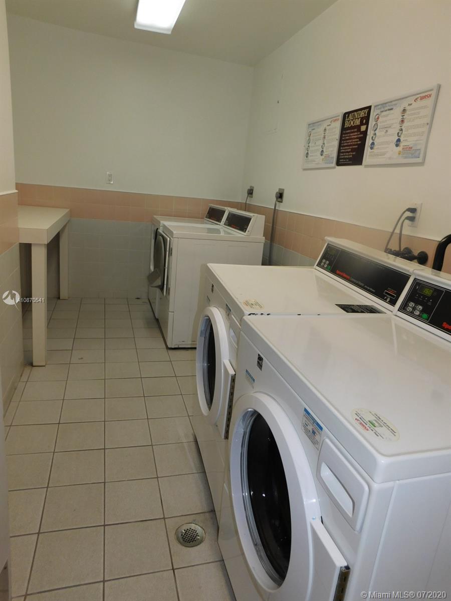 THE CARRIAGE HOUSE CONDO - Residential