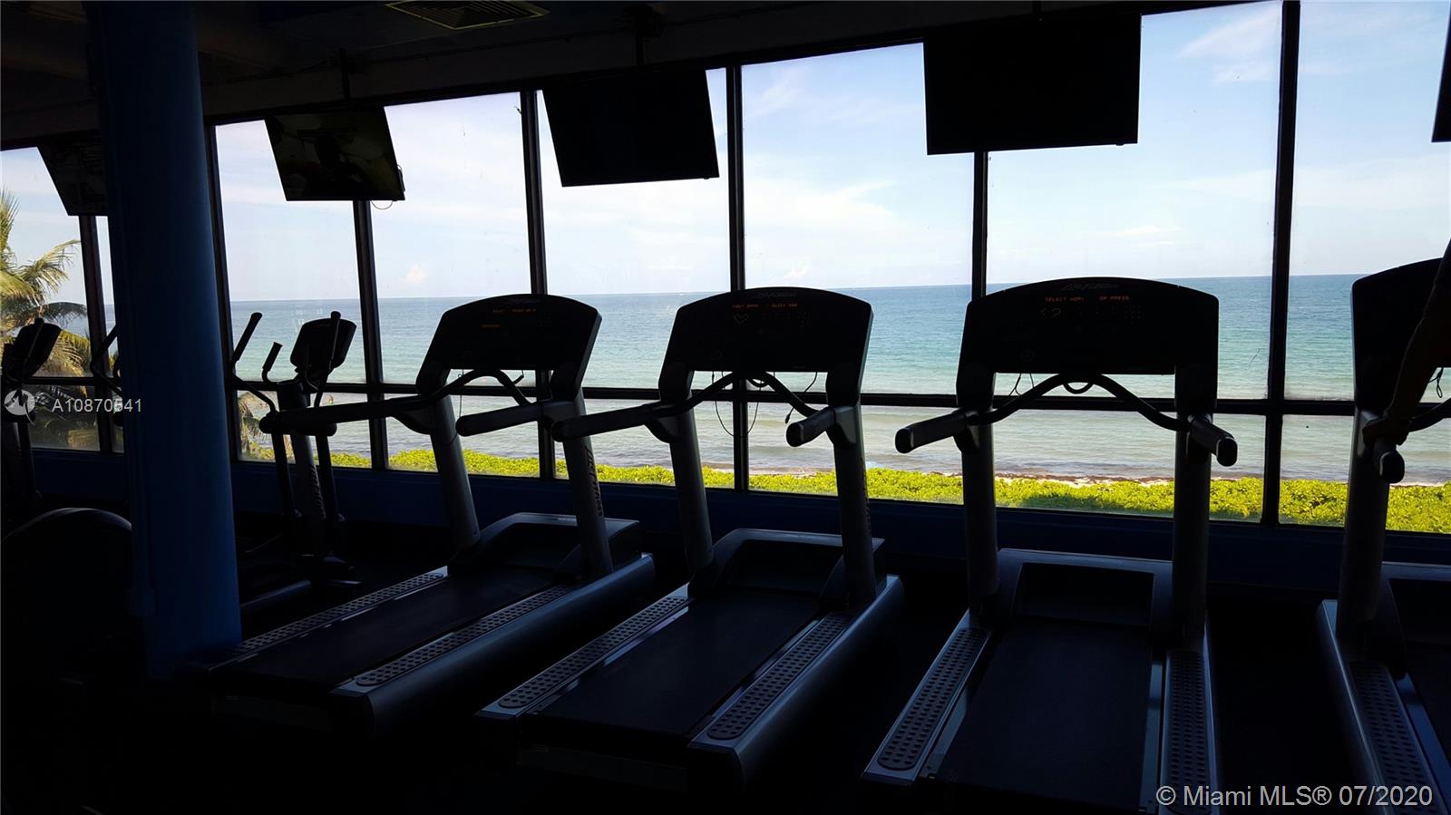 THE CARRIAGE HOUSE CONDO - Residential