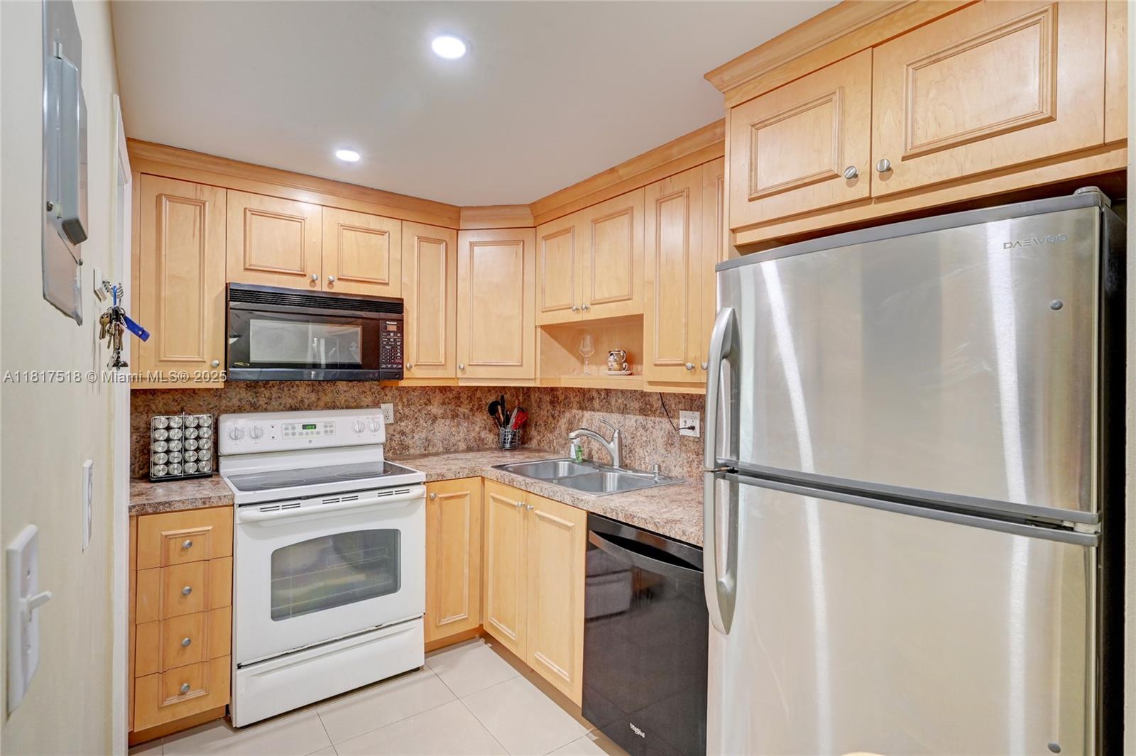 DEERFIELD BEACH GARDENS C - Residential Lease