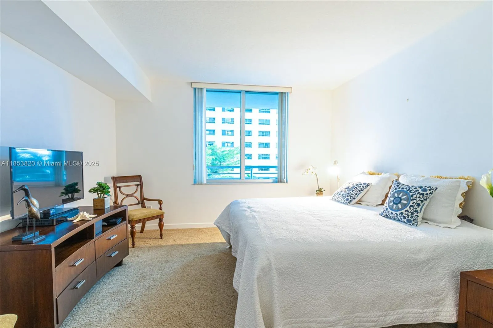 Miami, Florida 33131, United States, 1 Bedroom Bedrooms, ,1 BathroomBathrooms,Residential,Active,186522