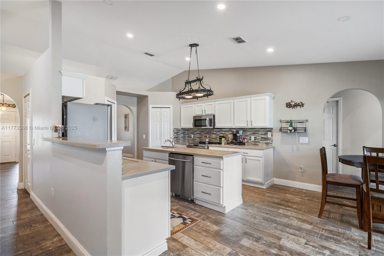 ASHLEY LAKES NORTH - Residential