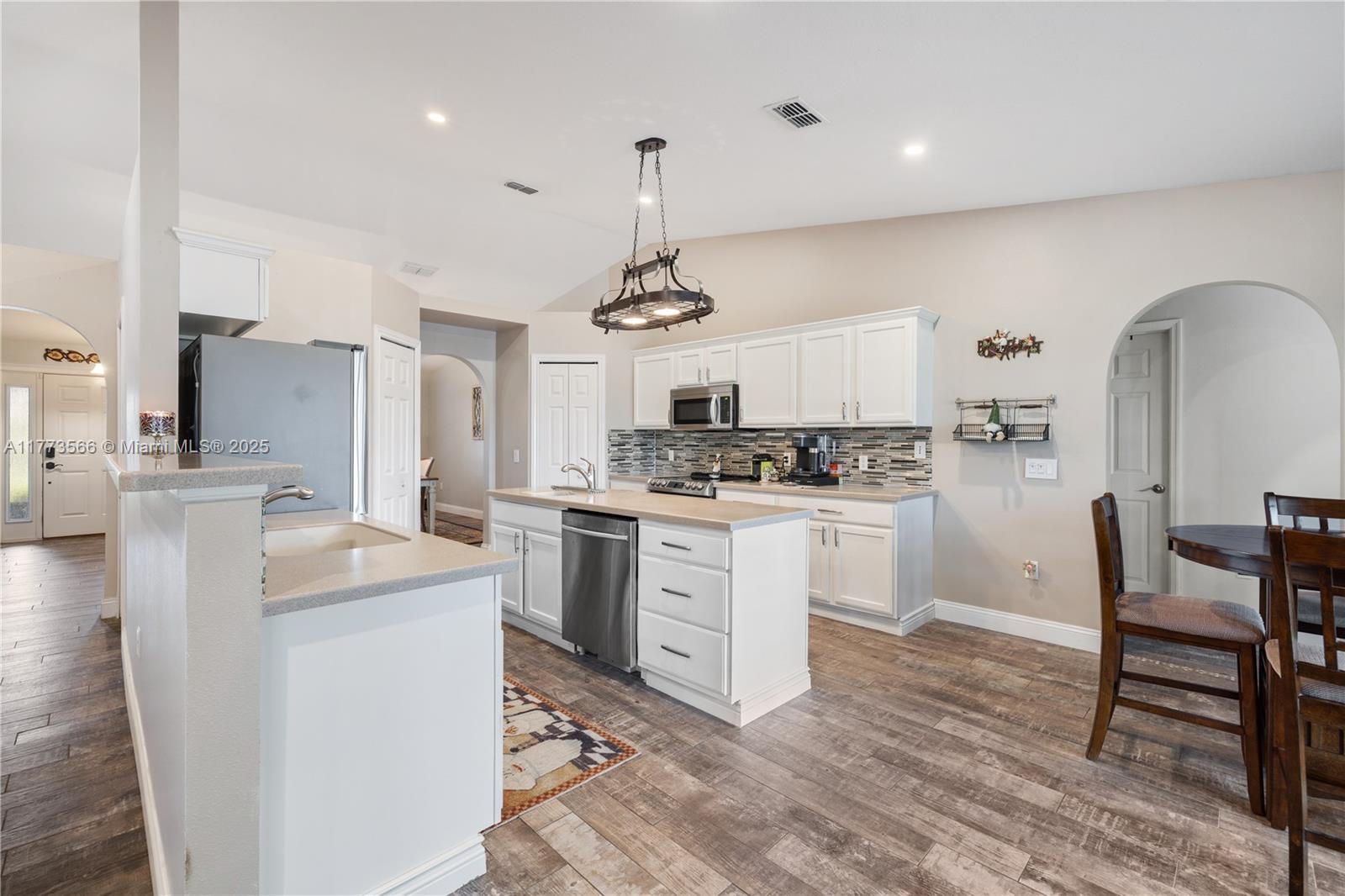 ASHLEY LAKES NORTH - Residential
