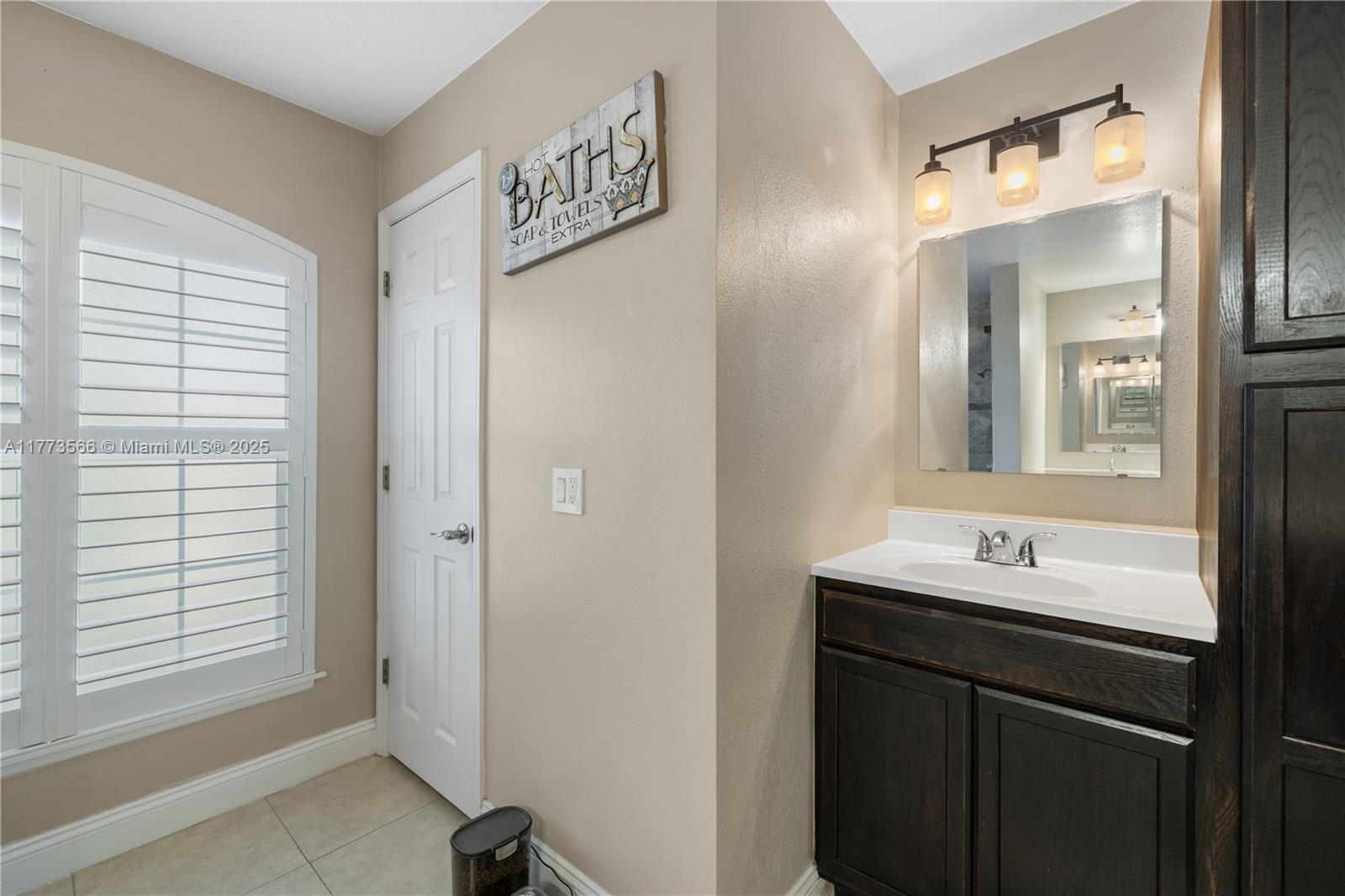 ASHLEY LAKES NORTH - Residential
