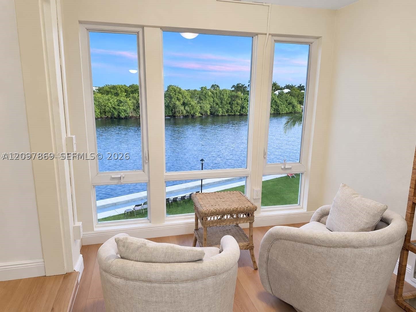 7 Colonial Club Drive 302, Boynton Beach, FL, 33435/$299,000 1 7 Colonial Club Drive 302