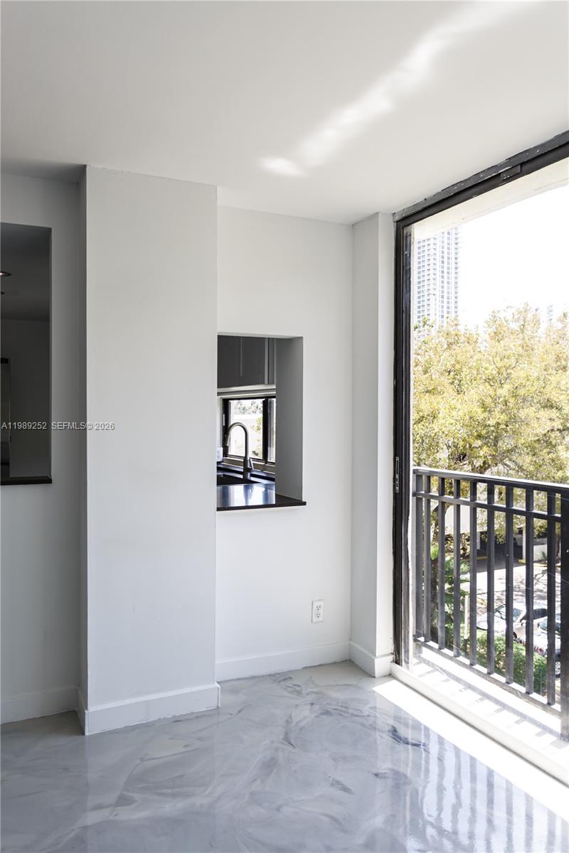 PLAZA OF AMERICAS CONDO P - Residential